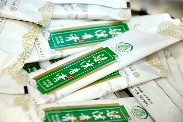 考前焦虑、记忆力减退怎么办？露点直播
推出特色膏方助力学子冲刺！