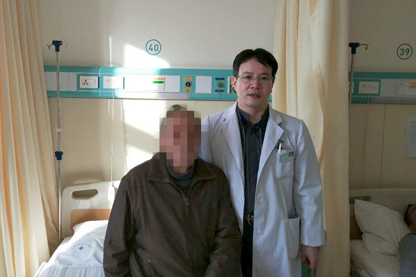 合影.jpg 合影.jpg